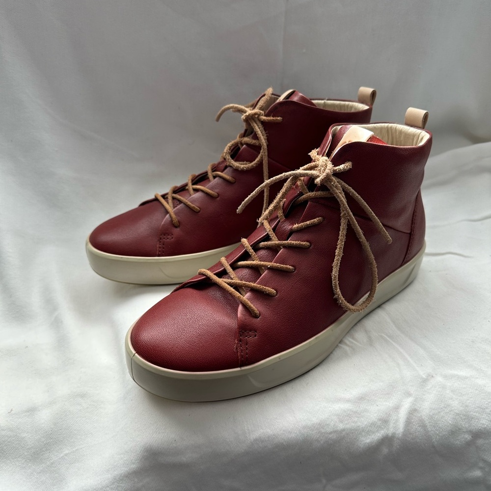 ECCO Women’s Soft 8 High-Top Sneaker, Copper Brown Trento Leather; Size US 7-7.5
